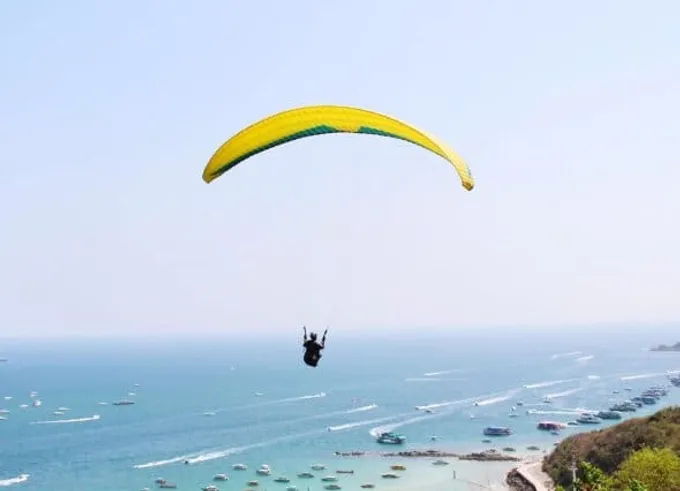 Paragliding gallery image